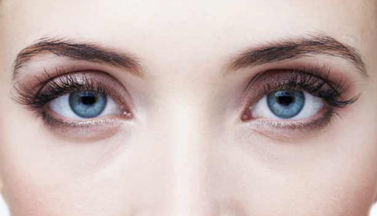 अपनी आँखों की देखभाल के लिए करे ये उपाय
