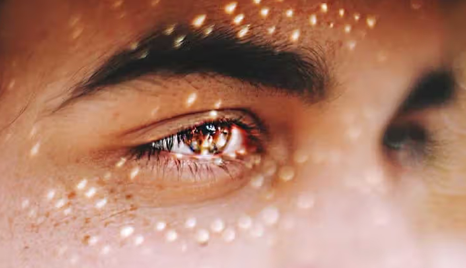 8 Least Known Benefits of Honey for Eyes