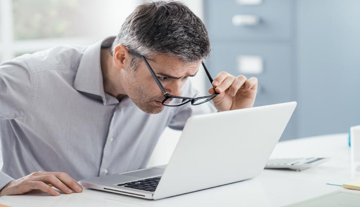 लॉकडाउन में टीवी-मोबाइल से सूज चुकी हैं आंखें, इन घरेलू नुस्खों से मिलेगा आराम