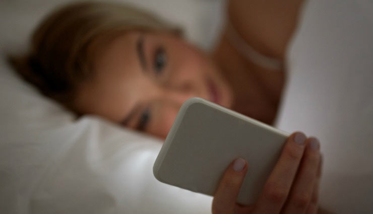 tips to keep your eyes safe,eyes safe using phone,Health tips