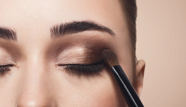 mascara,procedure to apply mascara,simple procedure to apply mascara,mascara for eyes,beauty,beauty tips