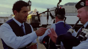 क्या आपकी सैलरी भी हो जाती है आधे महीने में ख़त्म feelings,hurt feeling,what happens when you are up with your salary in half of month,feeling you get when your salary ends early,when you are left with half a month and salary ends,emotions