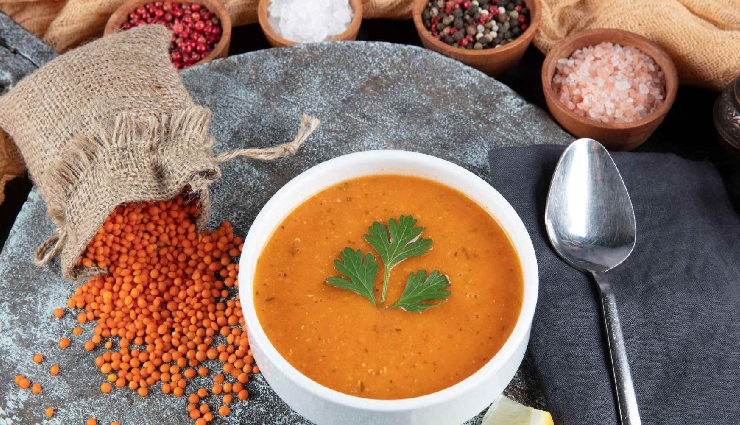 turkish cuisine,turkish dishes,must-try turkish food,turkish pretzel simit,turkish apple tea,ezogelin soup,menemen breakfast,gözleme crepe,mantı ravioli,kumpir baked potato,köfte meatballs,perde pilav,turkish mezze,turkish kebap,baklava pastries,dondurma ice cream,turkish delights lokum,turkish street food,ottoman cuisine,best turkish foods