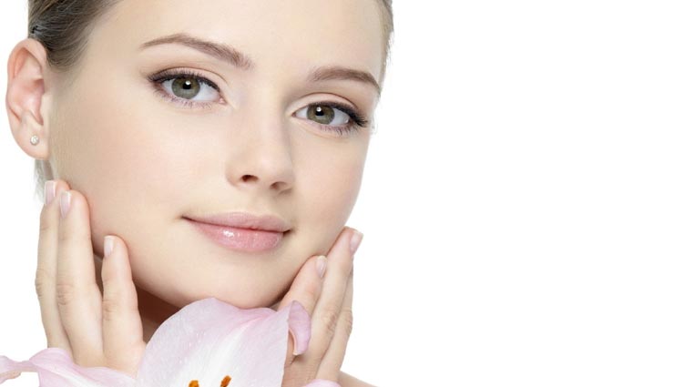 बनाए रखना चाहते हैं त्वचा को जवां, सोने से पहले जरूर करें ये 5 काम