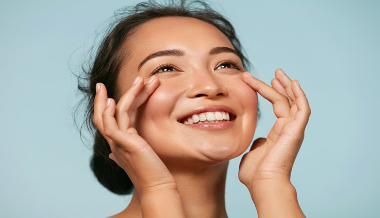 जल्द बदल दें अपनी ये 6 गलत आदतें, कम उम्र में ही छिन जाएगा चहरे का निखार 