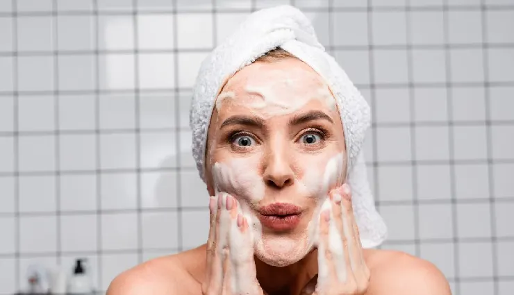 milk for skin,milk for hair,natural skincare,hair growth,moisturize skin naturally,reduce tanning,lactic acid benefits,frizz control,scalp nourishment,protein-rich hair care,natural beauty remedies