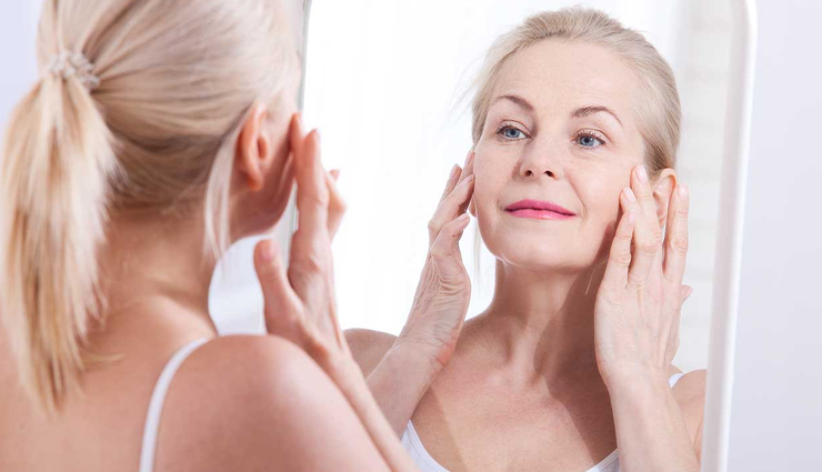 समय से पहले ही बूढ़ी नजर आने लगी हैं आपकी स्किन, आजमाए रसोई के ये छिपे नुस्खें