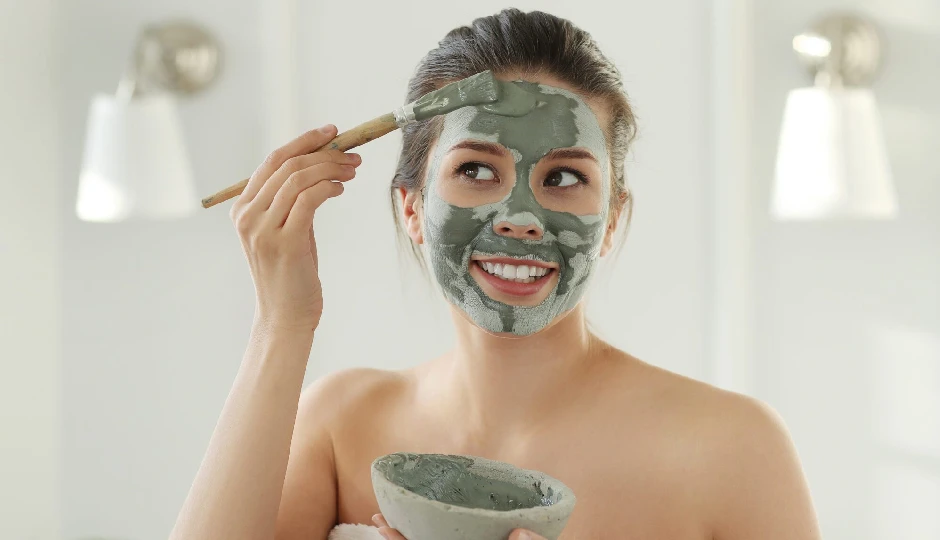 फेस मास्क से ग्लो नहीं मिल रहा? शायद आप कर रहे हैं ये 5 बड़ी गलतियां, तुरंत सुधारें