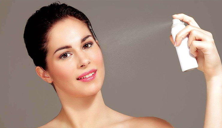 diy witch hazel for skin,diy witch hazel for hair,witch hazel skincare,witch hazel hair care,natural toner with witch hazel,witch hazel acne treatment,witch hazel scalp soother,witch hazel face mist,diy hair rinse with witch hazel,benefits of witch hazel for hair and skin