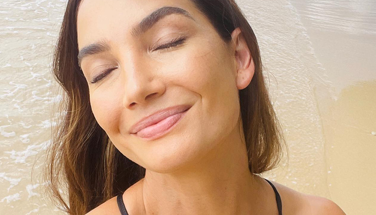 peanuts benefits,skin care with peanuts,hair care with peanuts,nail care with peanuts,biotin-rich foods,vitamin e benefits,omega-3 fatty acids sources,protein for skin and nails,minerals in peanuts,healthy fats for hair,niacin benefits,antioxidants in peanuts,collagen production,skin hydration,scalp health