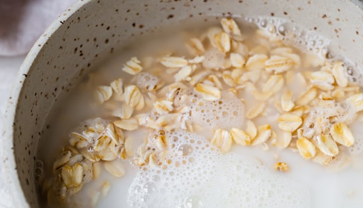 multani mitti and rose water,cucumber and tomato,honey and lemon,honey and milk,almond oil and aloe vera,yoghurt and besan,oatmeal and milk cream,orange peel and curd,papaya and milk,neem powder and besan,homemade face cleansers,homemade face wash,skin care tips,beauty tips