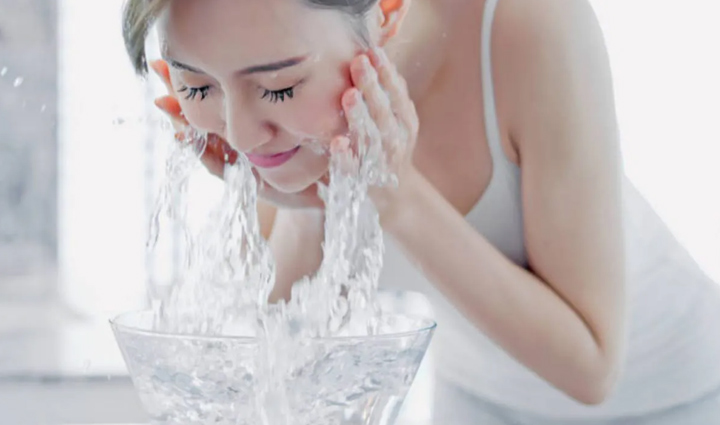 त्वचा को नुकसान पहुंचा सकती हैं चेहरा धोते वक्त की गई ये गलतियां, बचें इनसे these mistakes made while washing face can harm the skin avoid them,beauty tips,beauty hacks