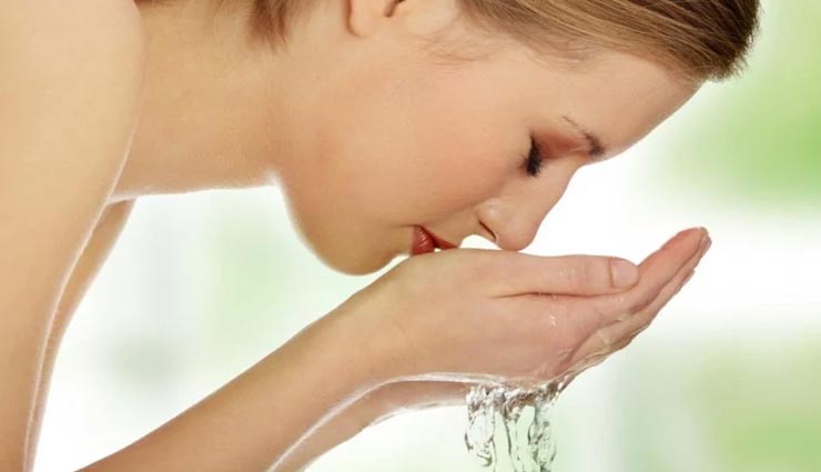 फेस वॉश की जगह इन चीजों से साफ करें अपना चेहरा, बनी रहेगी खूबसूरती 