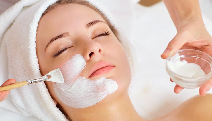 दुल्हन के लुक पर भारी पड़ सकती हैं मेकअप से जुड़ी ये गलतियां, बचें इनसे bride makeup tips in hindi