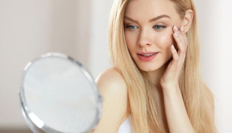 अपनी स्किन के अनुसार घर पर ही करें फेशियल, मिलेगा पार्लर जैसा निखार