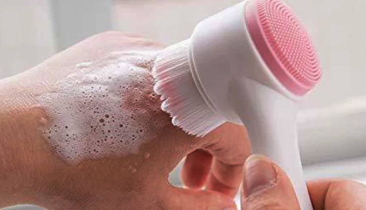 वर्किंग महिलाओं के लिए बेस्ट रहेगें ये ब्यूटी टूल्स, पाएंगे ग्लोइंग स्किन beauty tools for working women,skincare tools for busy women,best beauty tools for skin care,working women skincare essentials,time-saving beauty tools,facial tools for working women,beauty gadgets for busy women,skin care tools for professionals,easy-to-use beauty tools,must-have skincare tools for women