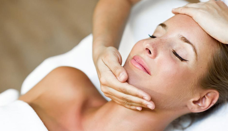 facial massage,tips to fight signs of aging,aging tips,skin care tips,beauty tips