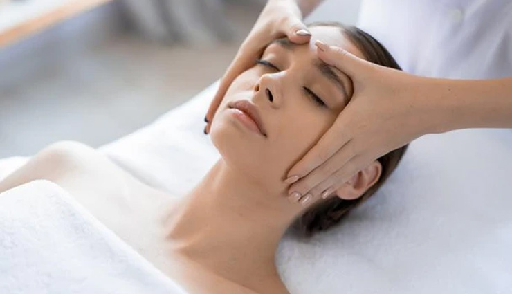 facial massage,tips to fight signs of aging,aging tips,skin care tips,beauty tips