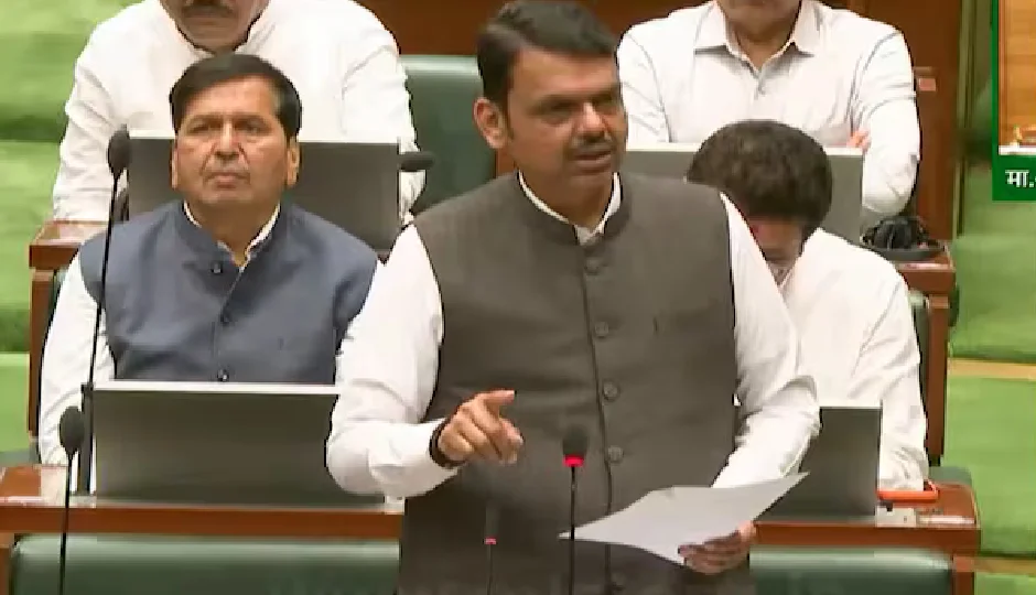 'बोलने के लिए शब्द नहीं मिल रहे…' अजित पवार को याद कर सदन में भावुक हुए सीएम फडणवीस