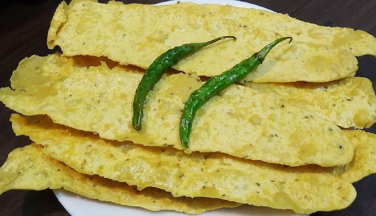 gujarati fafda,gujarati fafda ingredients,gujarati fafda recipe,gujarati fafda kadhi,gujarati fafda dish,gujarati fafda at home