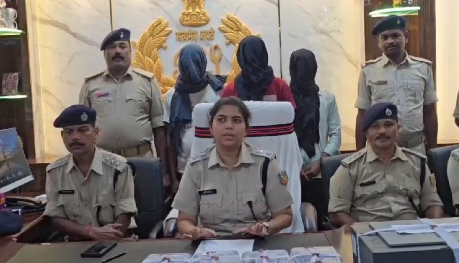 झारखंड: यूट्यूब से सीखा नकली नोट छापना, 100-500 की गड्डियां बरामद; 3 जालसाज गिरफ्तार