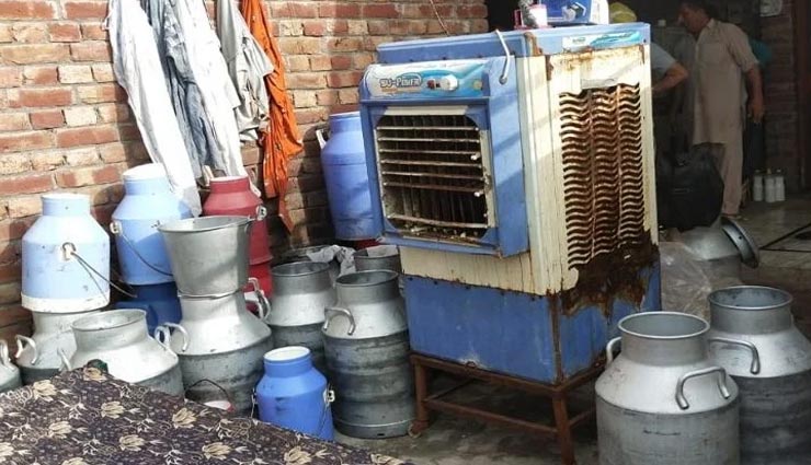 हरियाणा : मुख्यमंत्री उड़नदस्ते ने किया नकली दूध बनाने का भंडाफोड़, यूरिया व नकली पाउडर बरामद