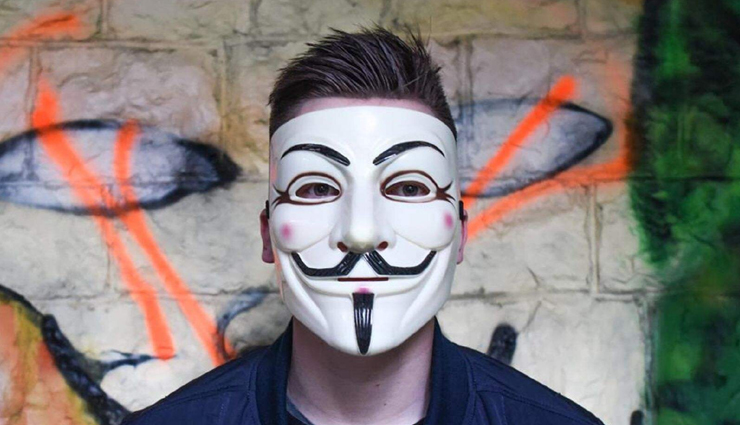 fake people,stay away from fake people,relationship,relationship tips