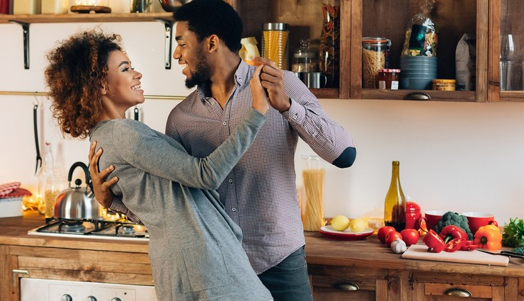 make a girl fall in love,ways to capture her heart,winning her affection,building a genuine connection,patience in relationships,balancing attention in dating,self-love and self-respect,leading a fulfilling life,grooming and appearance tips,confidence in dating,overcoming insecurities in relationships,avoiding clinginess in dating,dependability and reliability in relationships,flirting tips for men,tactful flirting techniques