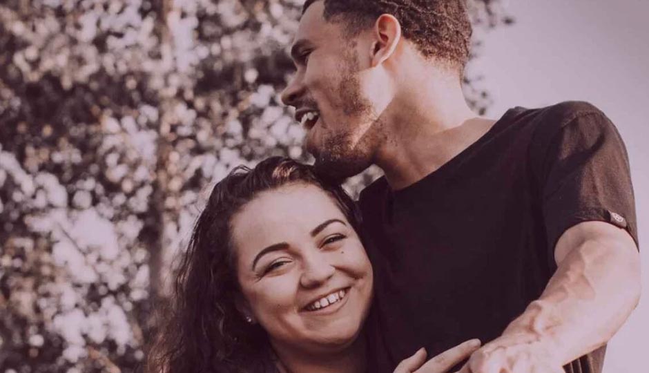 10 Sure Signs He is Falling in Love With You Slowly