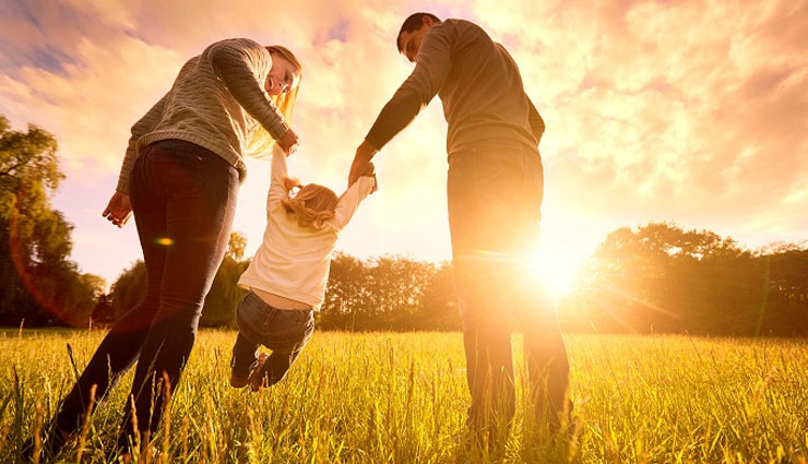 bond with family,family relationship tips,tips for strong bond among family,family care tips,relationship tips