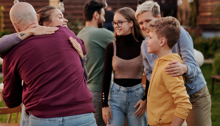 build strong family relationships,family bonding tips,how to strengthen family relationships,improving family connections,building healthy family dynamics,family relationship advice,tips for strong family ties,fostering family unity,creating lasting family bonds,healthy family communication