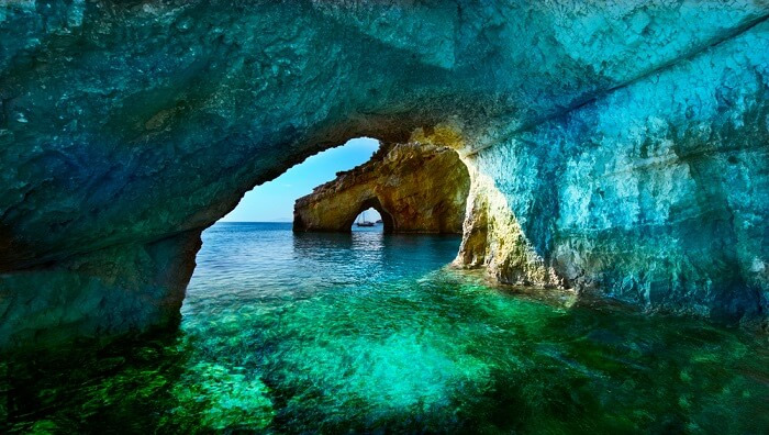 famous caves,caves in the world