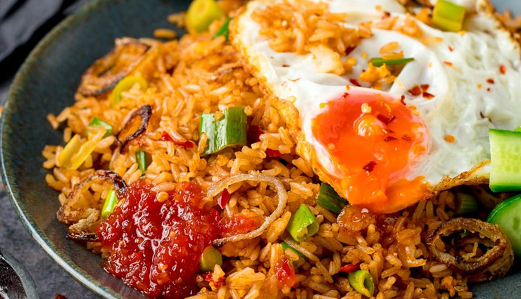 things to eat from different countries,famous food around the world,peking duck,china,khichdi,india,apple pie,united states,nasi goreng,indonesia,nihari,pakistan,feijoada,brazil