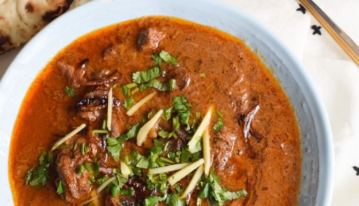 things to eat from different countries,famous food around the world,peking duck,china,khichdi,india,apple pie,united states,nasi goreng,indonesia,nihari,pakistan,feijoada,brazil