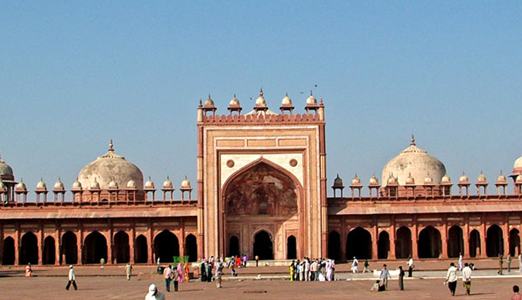 well known landmarks,landmarks in india,the taj mahal,the red fort,the golden temple,the varanasi ghats,fatehpur sikri,ajanta and ellora caves,the victoria memorial