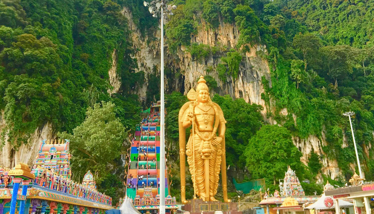 famous temples around the world,famous indian temples,prambanan temple,java,indonesia,angkor wat,cambodia,pashupatinath temple,kathmandu,nepal,tanah lot temple,bali,batu caves sri subramanian swamy devasthanam,kuala lumpur,malaysia,arulmigu sri rajakaliamman glass temple,johor bahru