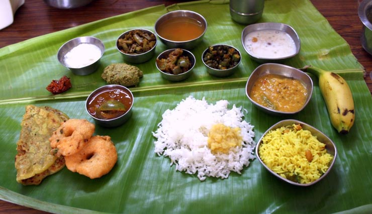different mouthwatering thali,different thali in india,rajasthani thali,gujarati thali,kerala thali,punjabi thali,haryanvi thali