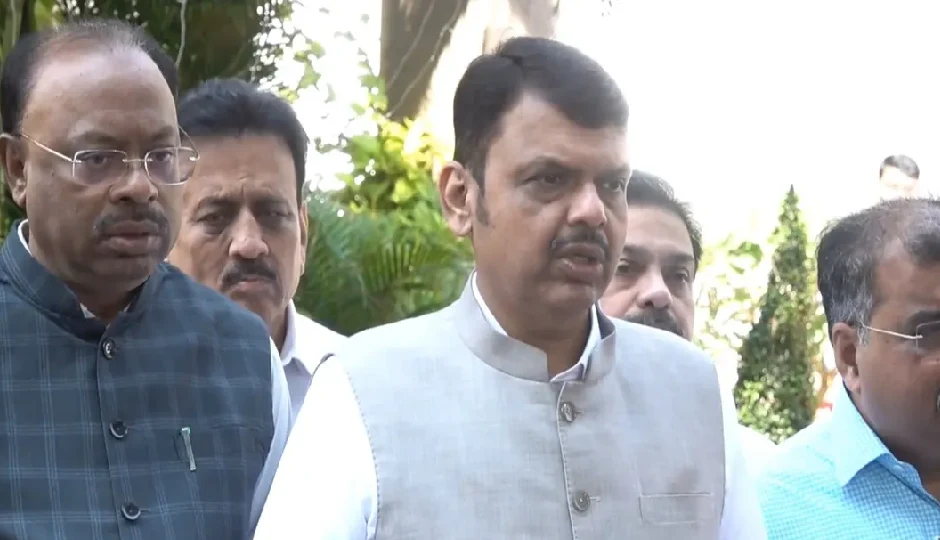 'मैंने अपना सबसे भरोसेमंद साथी खो दिया' — अजित पवार के निधन पर CM फडणवीस का पहला बयान, राज्य में तीन दिन का शोक