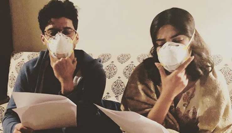 Farhan Akhtar, Priyanka Chopra beat Delhi pollution with masks