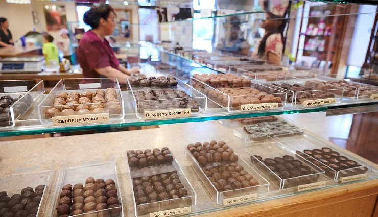 waterbury travel,hidden gems in new england,waterbury tourism,scenic trails waterbury,historic theaters waterbury,museums in waterbury,waterbury attractions,things to do in waterbury,new england travel,waterbury culture,waterbury history,waterbury itinerary,local food waterbury,weekend getaway new england,travel to waterbury vermont