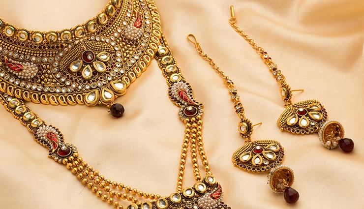 बेस्ट फ्रेंड की शादी में अगर आप दिखना चाहती है बॉलीवुड एक्ट्रेस की तरह तो अपनाए ये फैशन टिप्स fashion tips,trends,trendy dresses,fashion