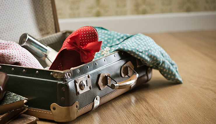 3 travel essential you need to pack for your vacation,basic things for traveling,must to carry things on vacation,how to look great on vacation,fashion essentials for vacations