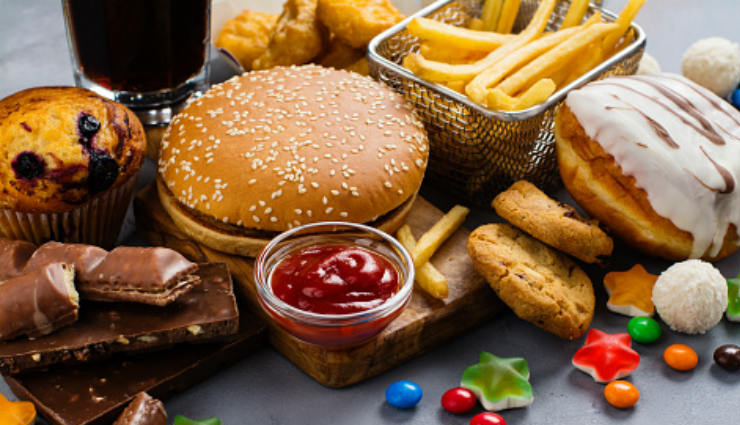 बारिश के दिनों में बना लें इन आहार से दूरी, बनती हैं मुंहासों का कारण foods to avoid during monsoon for pimple prevention,preventing pimples during monsoon by avoiding certain foods,monsoon diet tips to prevent pimple breakouts,foods to skip during rainy season for clear skin,monsoon skincare: foods to avoid for pimple-free skin,preventing acne during monsoon with a healthy diet,monsoon food precautions for preventing pimple formation,rainy season skincare: foods to stay away from for acne prevention,maintaining clear skin in monsoon: foods to exclude from your diet,monsoon acne prevention: foods to eliminate from your meals