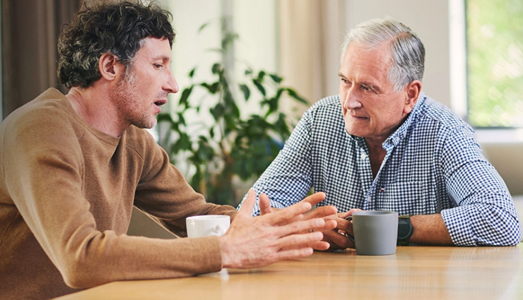 भूलकर भी पिता से नहीं कहनी चाहिए ये बातें, रिश्ते में आने लगेगी दूरियां fathers and sons,father-son relationships,parent-child communication,generation gap,inter-generational conflicts,fatherhood challenges,communication barriers,emotional disconnect,parenting styles,nurturing male relationships,building connections with adult sons,understanding generational differences,overcoming father-son conflicts,empathy and understanding,strengthening family bonds