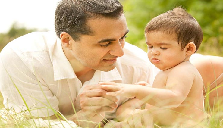 Father's Day Special: इन 5 कार्यों से झलकता हैं एक पिता का प्यार