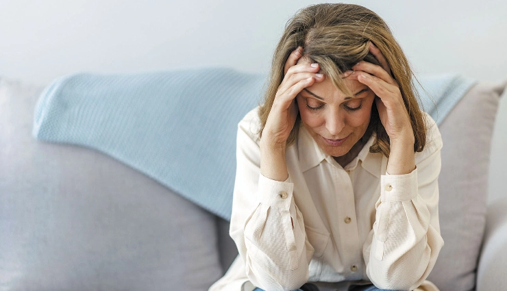 early signs of cancer in women,cancer symptoms in women,female cancer warning signs,women’s health and cancer,cancer detection tips,unusual symptoms of cancer,early cancer detection,signs of breast cancer,ovarian cancer symptoms,cervical cancer early signs