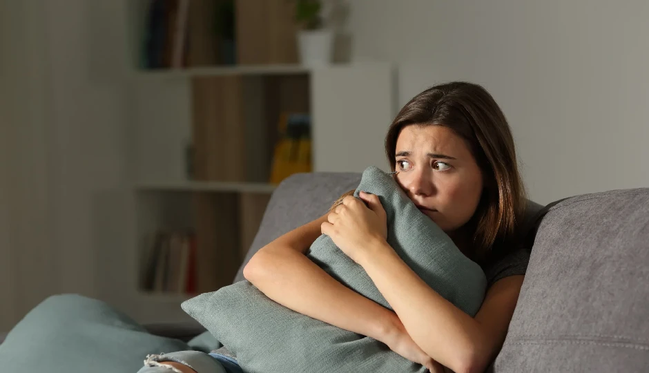 किन ग्रहों के कमजोर होने से बढ़ता है डर और घबराहट, जानें ज्योतिषीय रहस्य