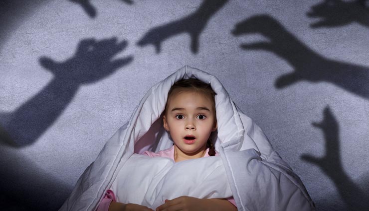 parenting tips,parenting tips in hindi,tips to get rid of child fear,child fear of the dark,vare of child