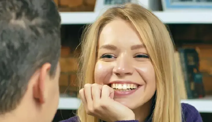 dealing with men flirting with girlfriend,how to handle jealousy in relationships,relationship boundaries,attractive girlfriend attention,staying calm in relationships,handling flirting situations,jealousy management tips,protecting your relationship,avoiding relationship drama,healthy relationship communication