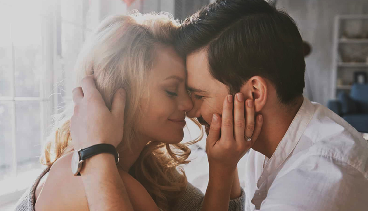 5 Major Signs He Might Be Fighting His Feelings For You